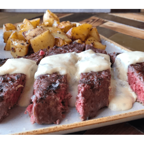 TAGLIATA HAMBURGER CON CREMA DI ZOLA
